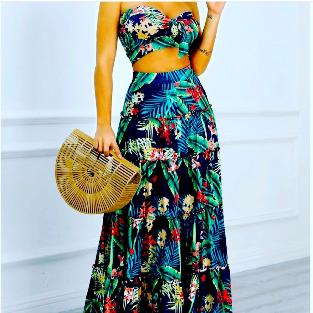 crop top & Maxi skirt large fits most size 10-12